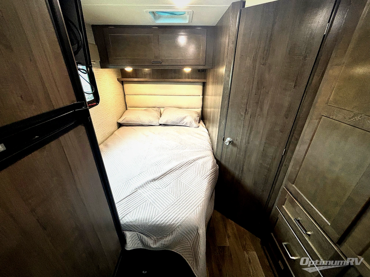 2020 Winnebago Minnie Winnie 22R Photo 10