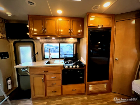 2019 Thor Quantum Sprinter KM24 RV Photo 2