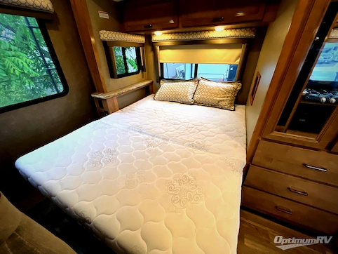 2019 Thor Quantum Sprinter KM24 RV Photo 3
