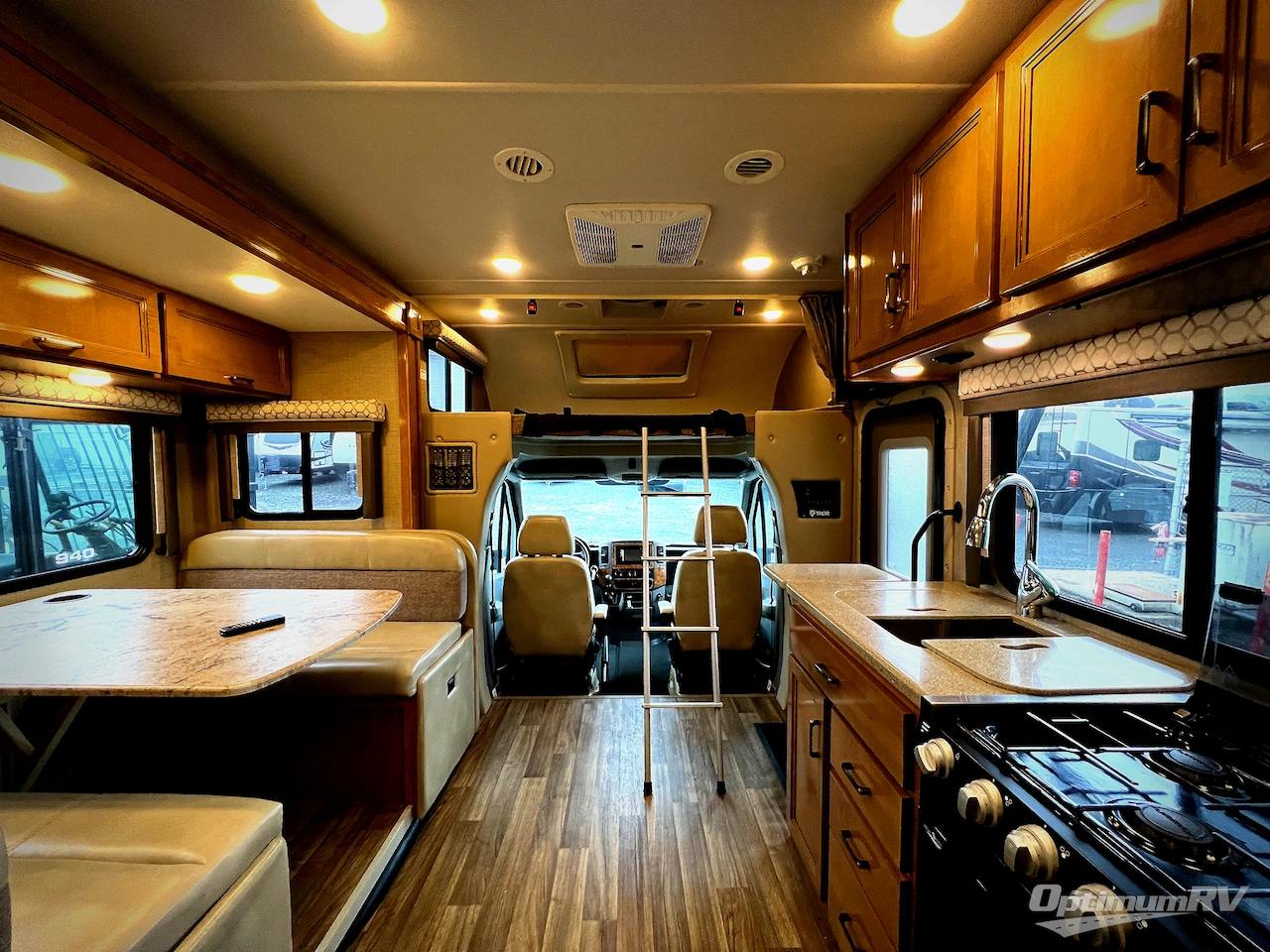 2019 Thor Quantum Sprinter KM24 Photo 3