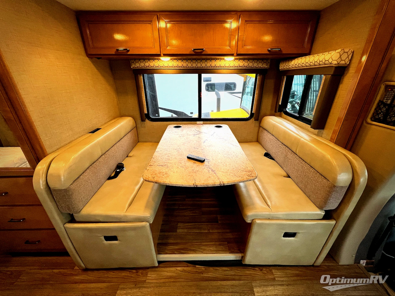 2019 Thor Quantum Sprinter KM24 Photo 7
