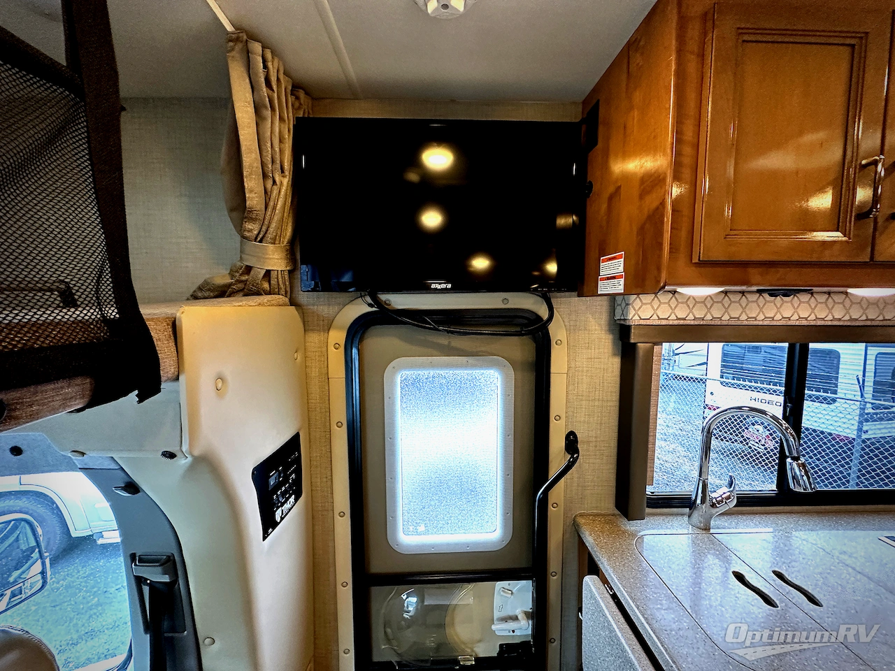 2019 Thor Quantum Sprinter KM24 Photo 17