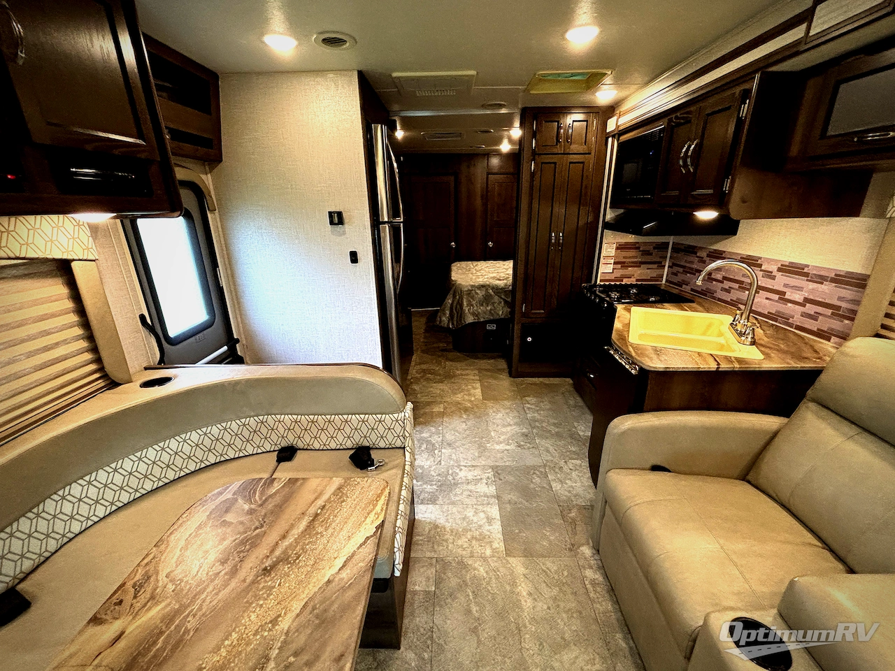 2019 Coachmen Freelander 32DS Ford 450 Photo 3