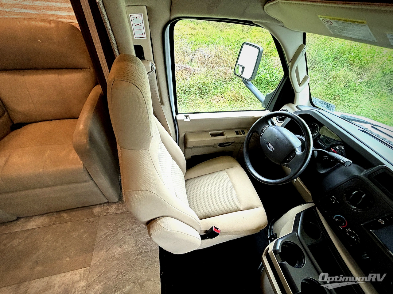 2019 Coachmen Freelander 32DS Ford 450 Photo 6