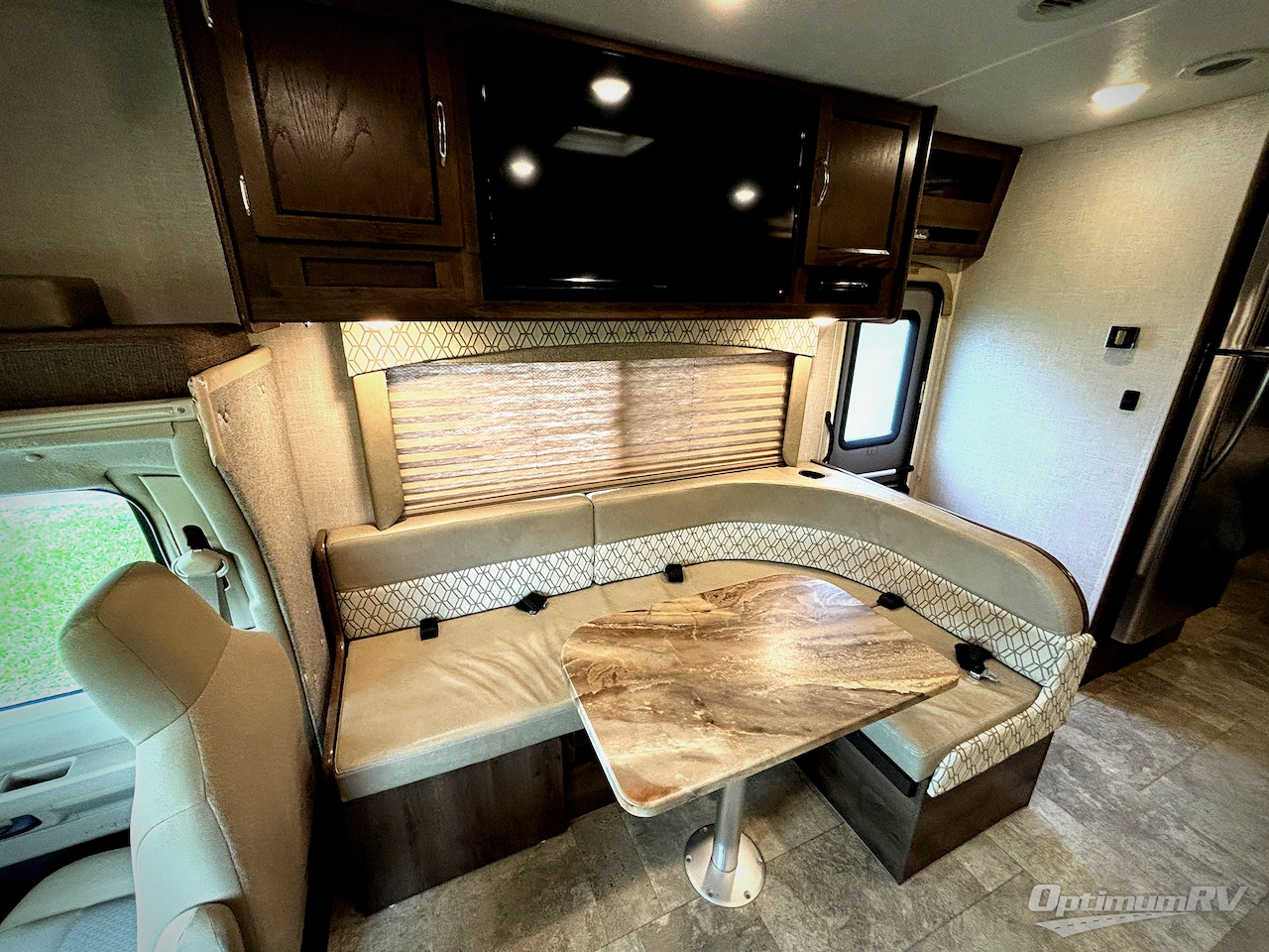 2019 Coachmen Freelander 32DS Ford 450 Photo 11