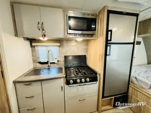 2022 Winnebago Towables Micro Minnie 1708FB RV Photo 4