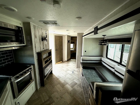 2022 Palomino Puma 25BHFQ RV Photo 2