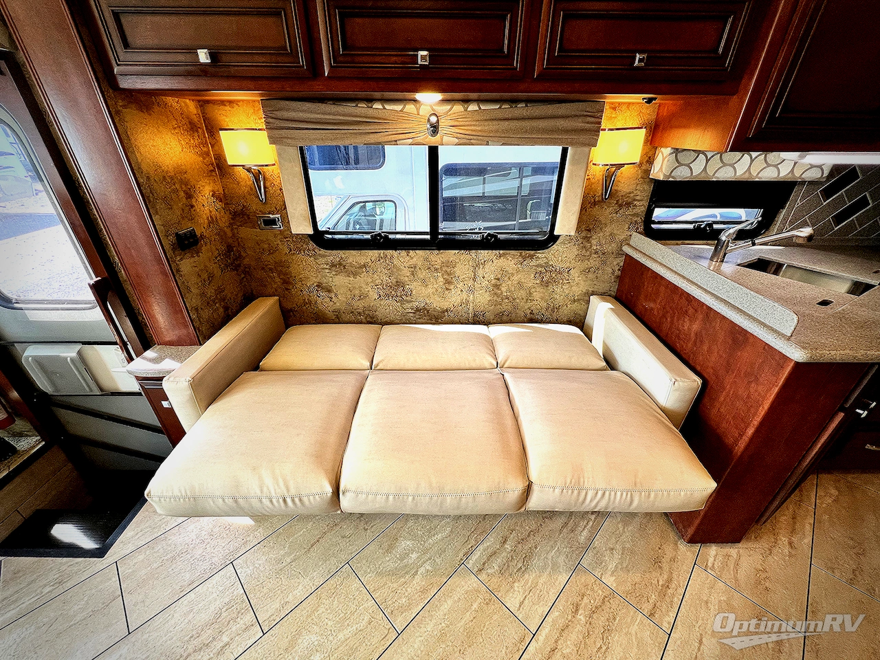 2017 Newmar Bay Star 3518 Photo 8