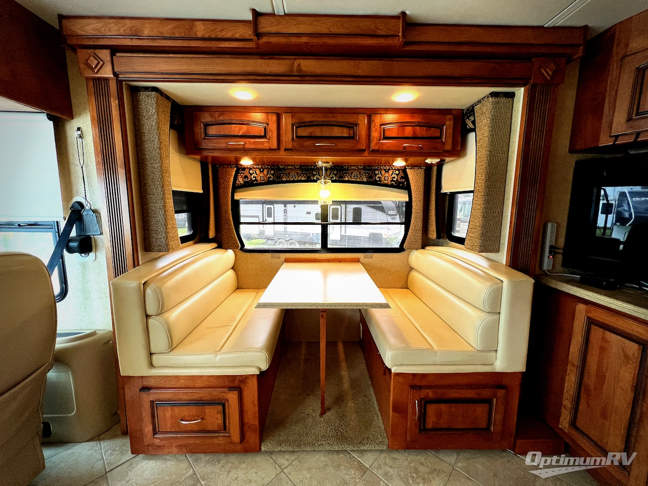 2011 Holiday Rambler Ambassador 36PFT Photo 10