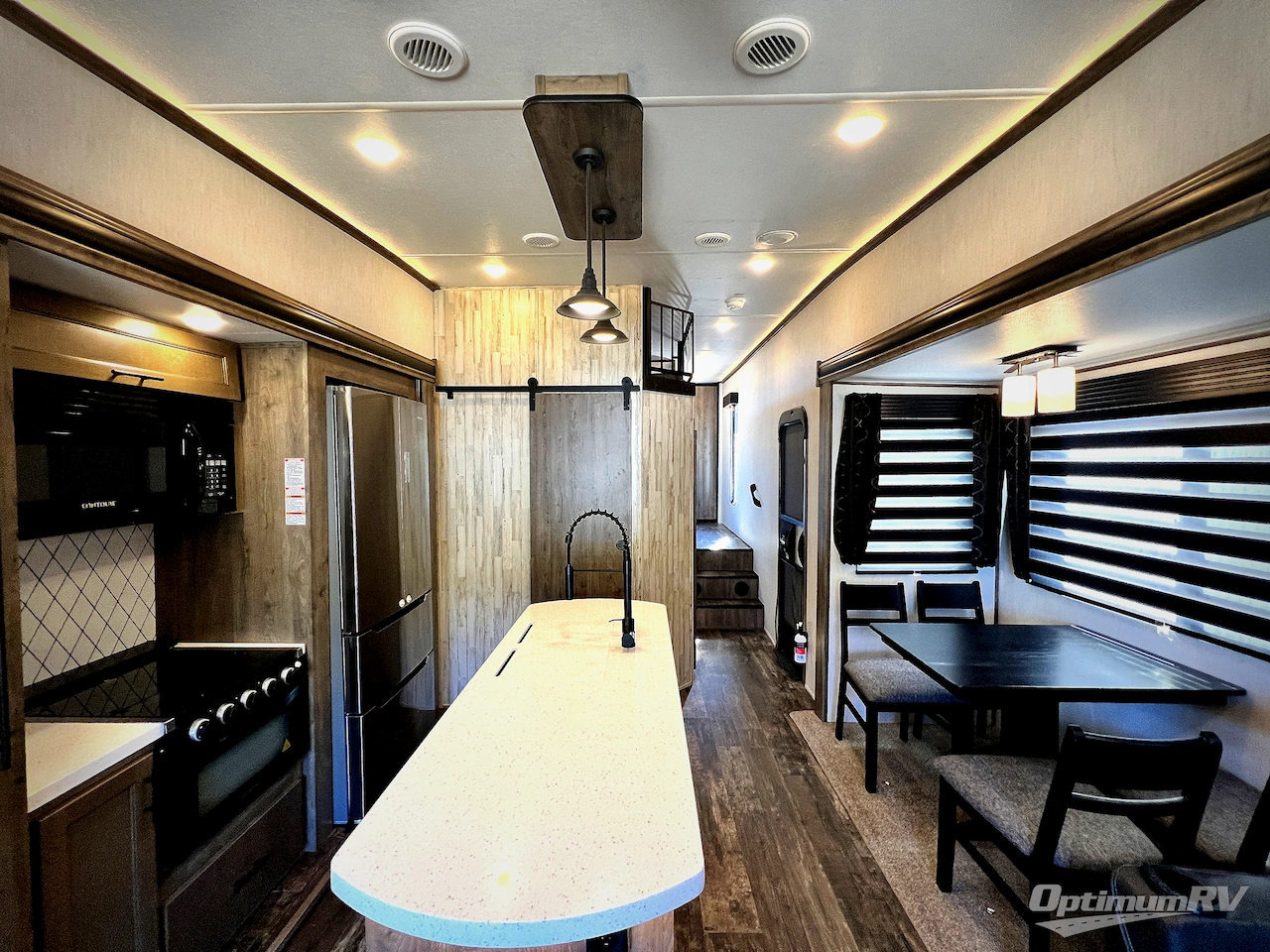 2021 Forest River Sabre 36BHQ Photo 3