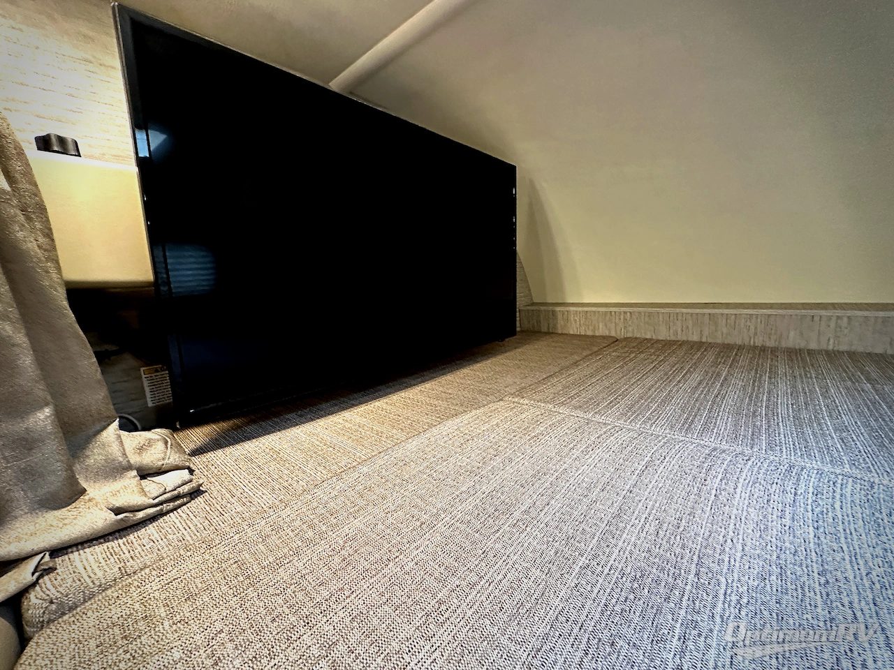 2021 Thor Chateau 31EV Photo 6