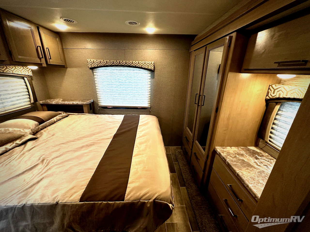 2021 Thor Chateau 31EV Photo 20