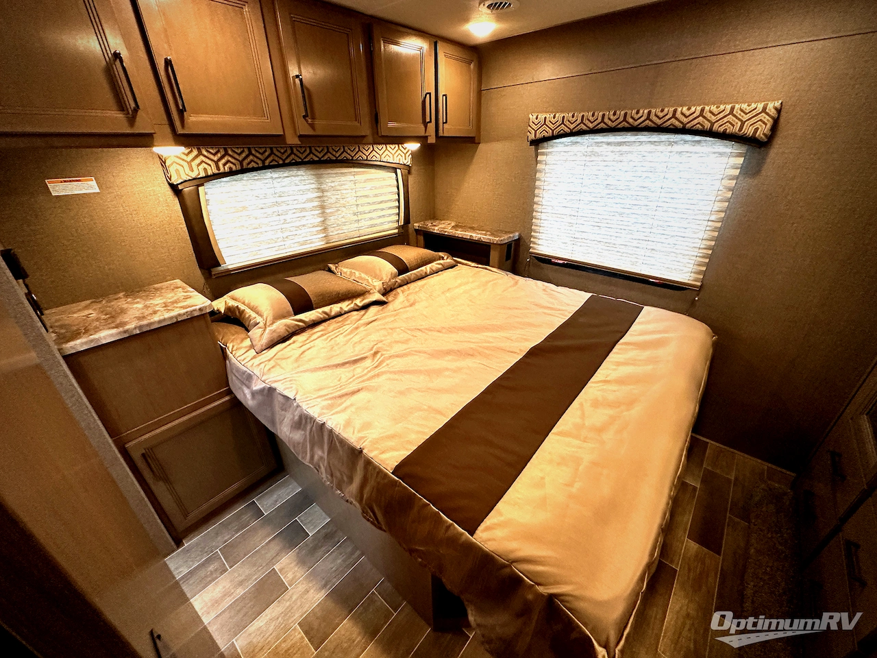 2021 Thor Chateau 31EV Photo 21