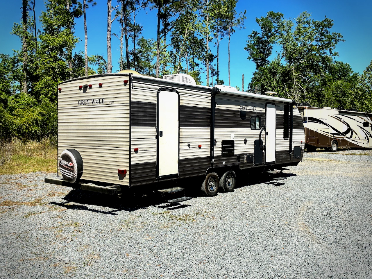 2018 Forest River Cherokee Grey Wolf 26DBH Photo 2