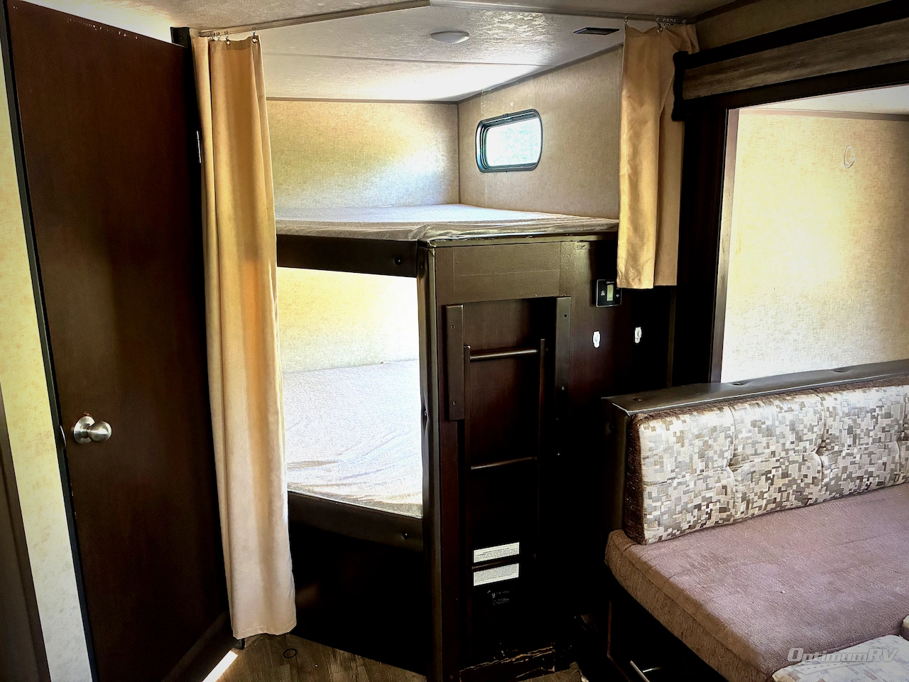 2018 Forest River Cherokee Grey Wolf 26DBH Photo 7