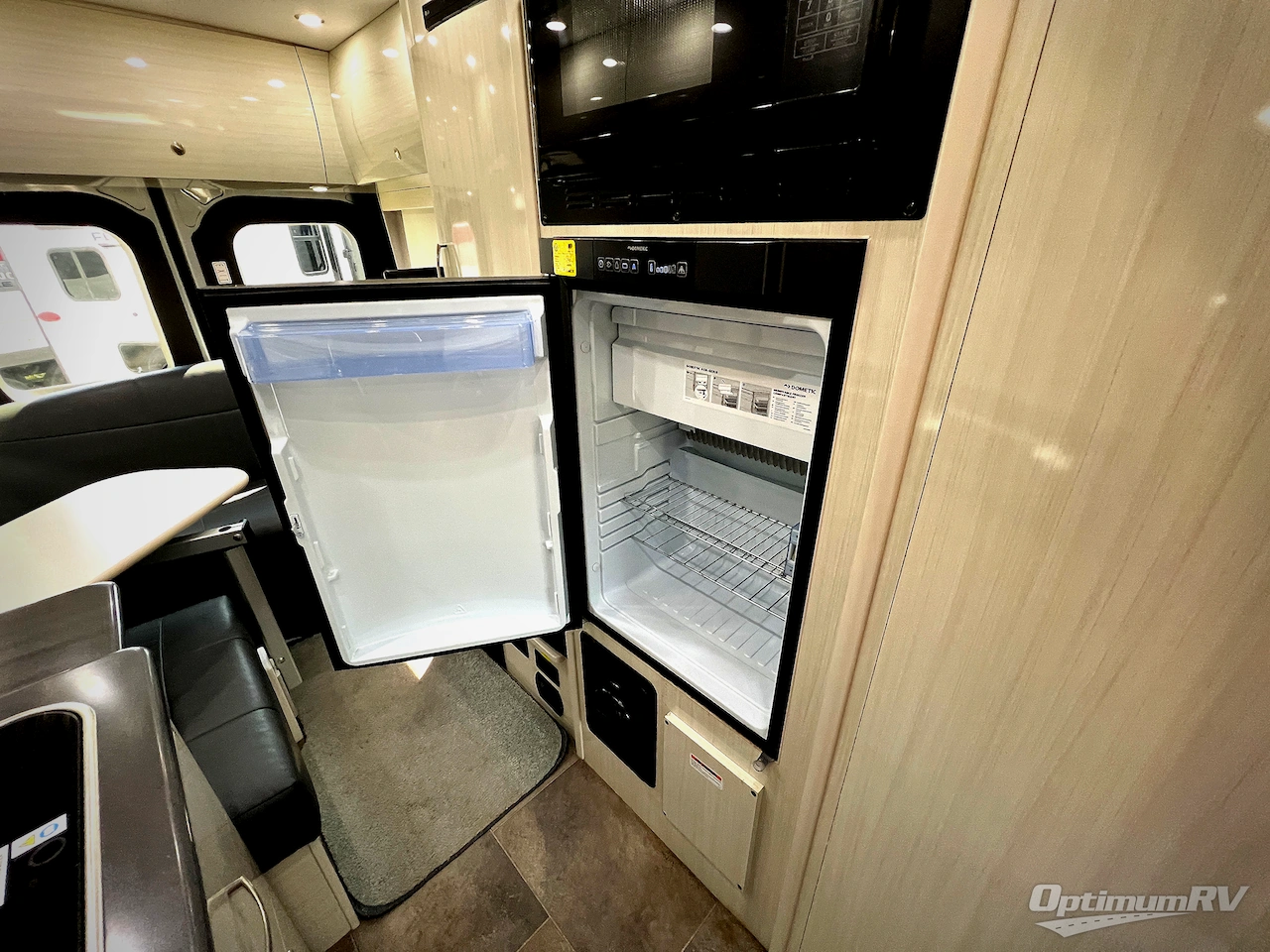 2020 Pleasure-Way Plateau FL Photo 15