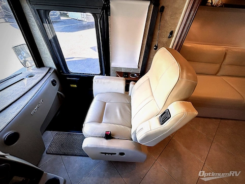 2015 Winnebago Forza 36G RV Photo 2