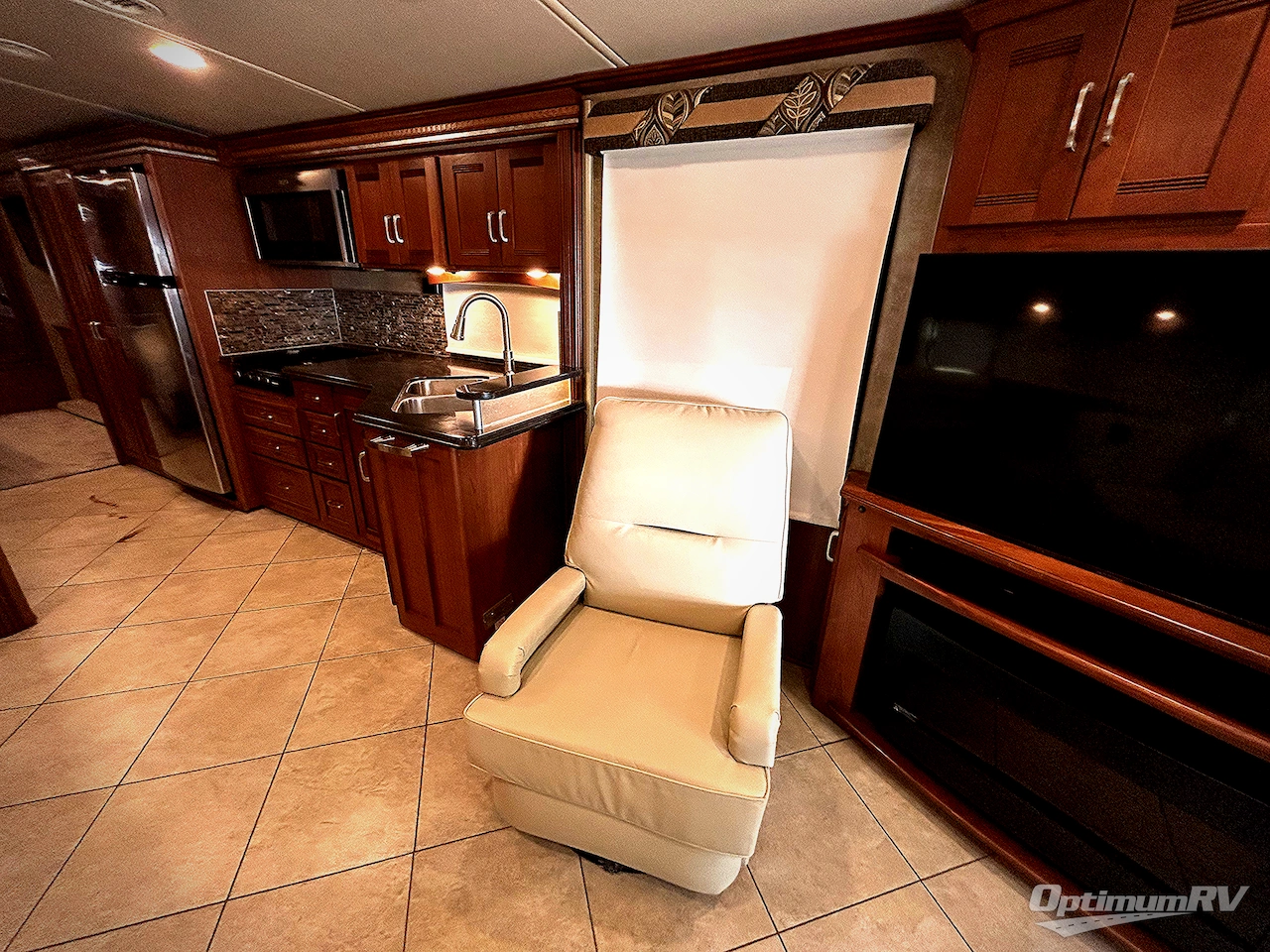 2015 Winnebago Forza 36G Photo 9