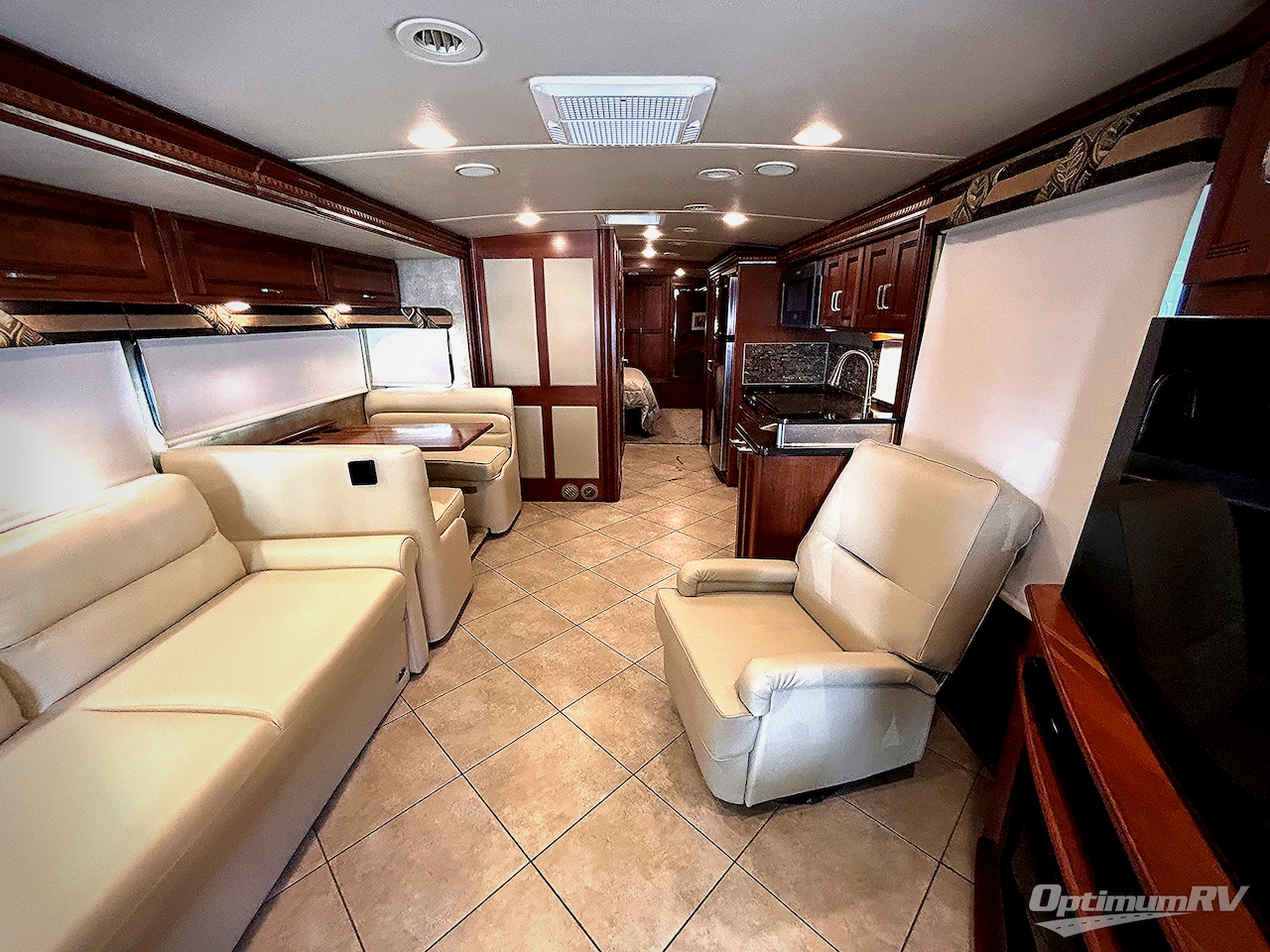 2015 Winnebago Forza 36G Photo 2