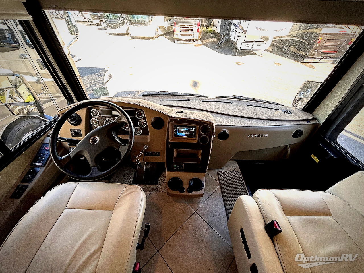 2015 Winnebago Forza 36G Photo 6