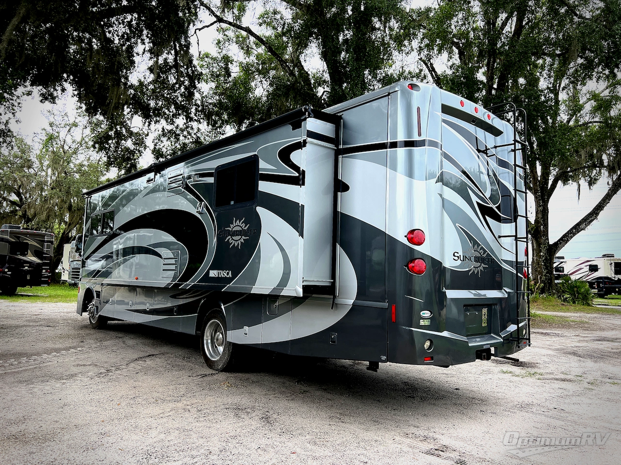 2013 Itasca Suncruiser 35P Photo 2