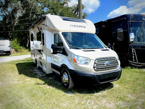 Used 2017 Thor Gemini 23TR Featured Photo
