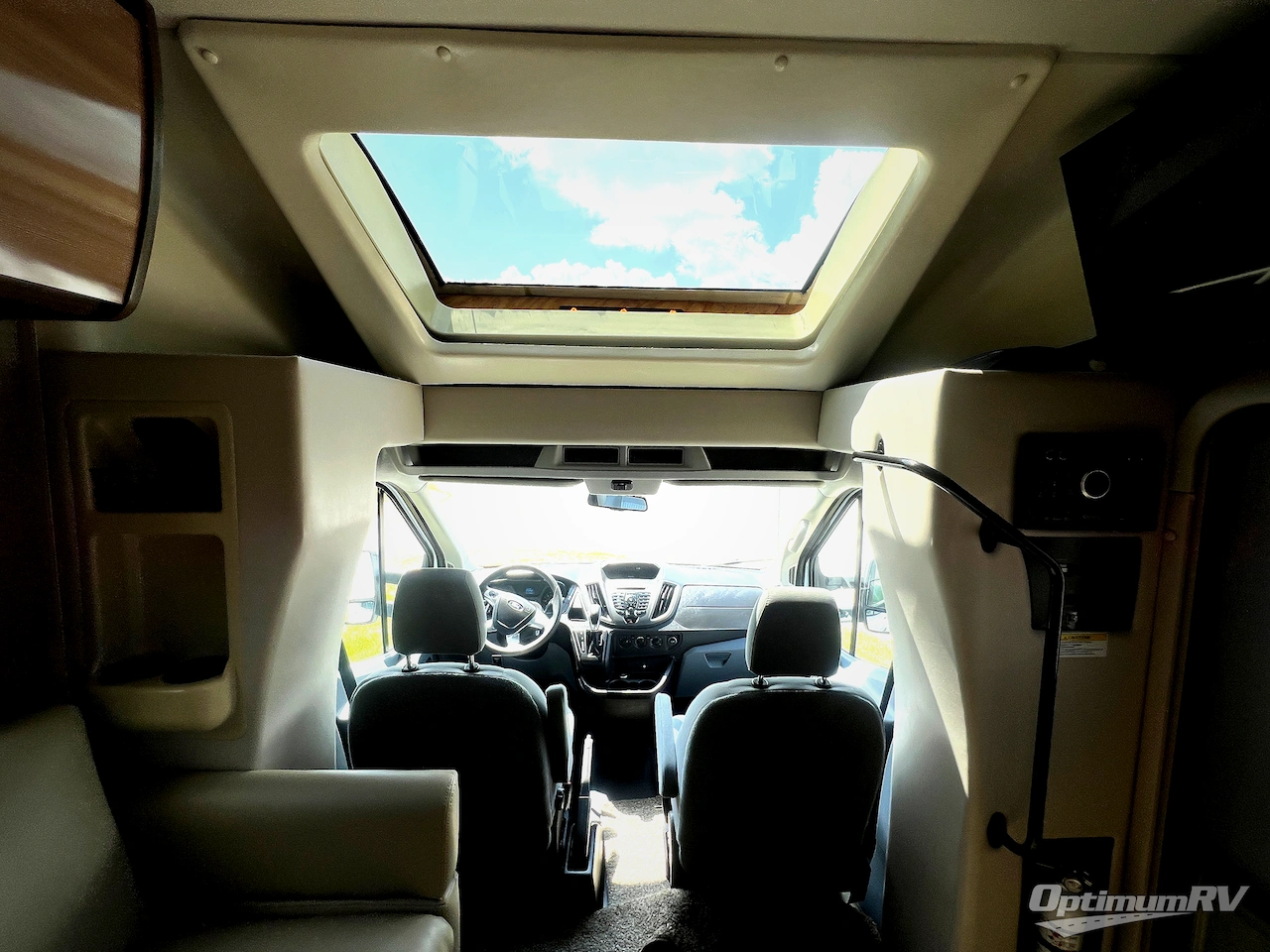 2017 Thor Gemini 23TR Photo 6