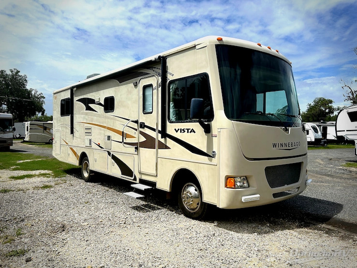2015 Winnebago Vista 31KE RV Photo 1