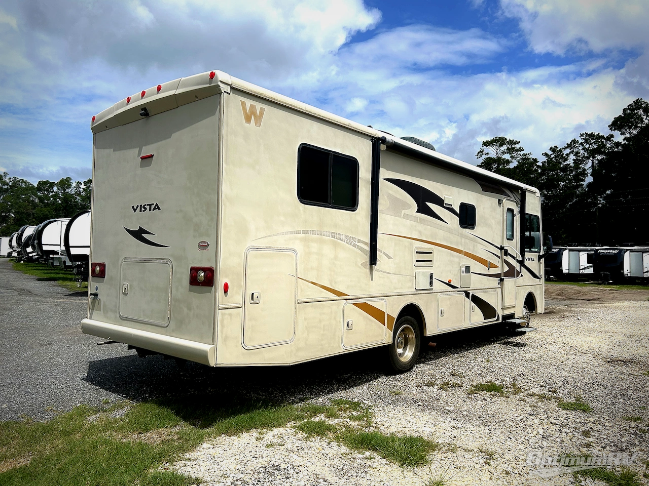 2015 Winnebago Vista 31KE Photo 2