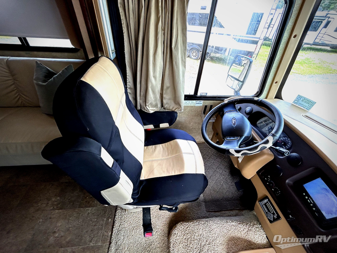 2015 Winnebago Vista 31KE Photo 7