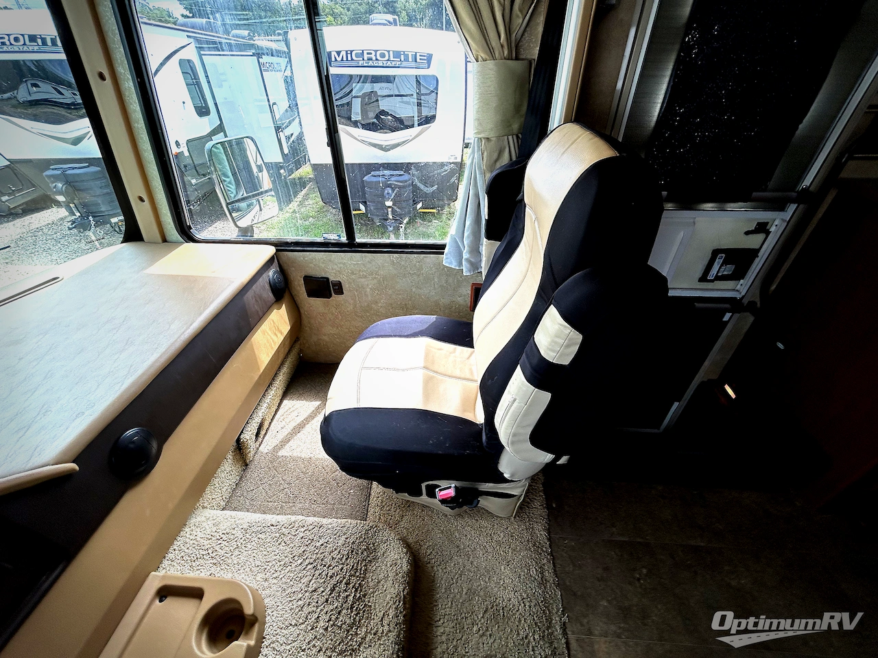 2015 Winnebago Vista 31KE Photo 9