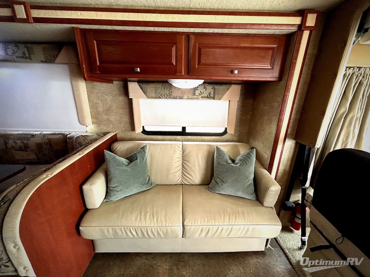 2015 Winnebago Vista 31KE Photo 12