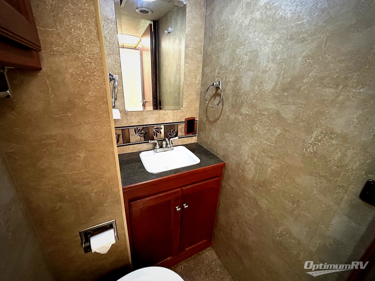 2015 Winnebago Vista 31KE Photo 15