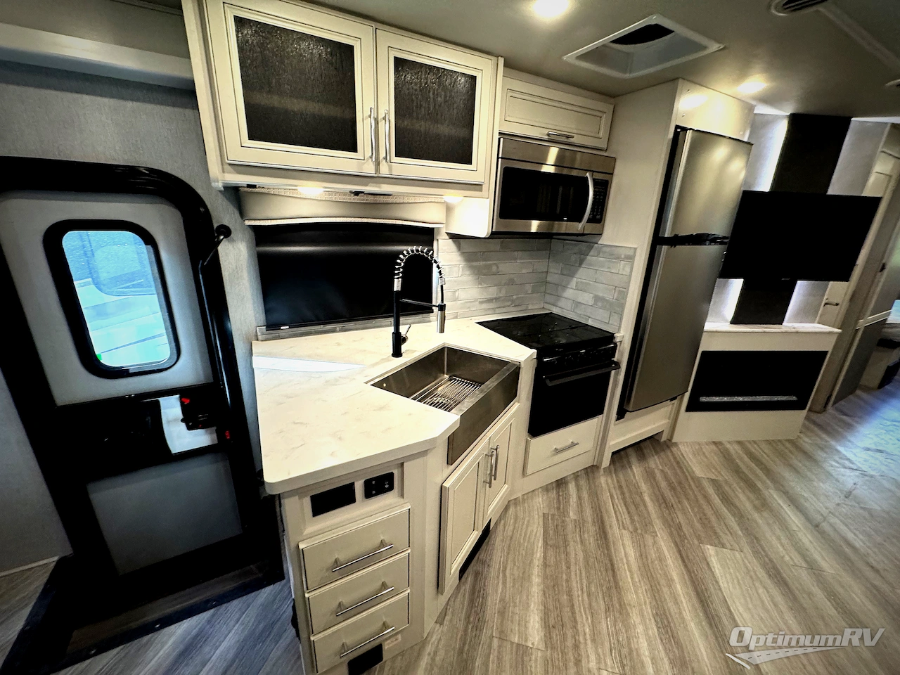 2023 Holiday Rambler Invicta 34MB Photo 8