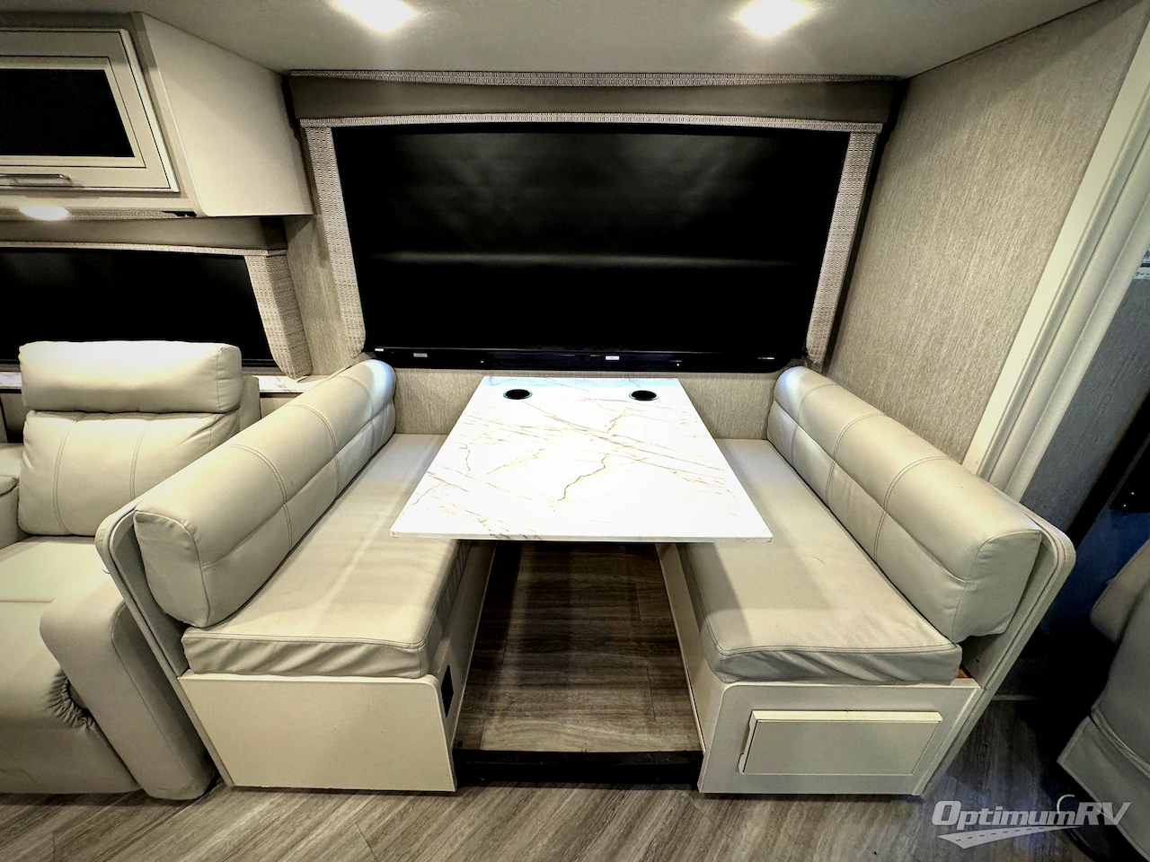 2023 Holiday Rambler Invicta 34MB Photo 9