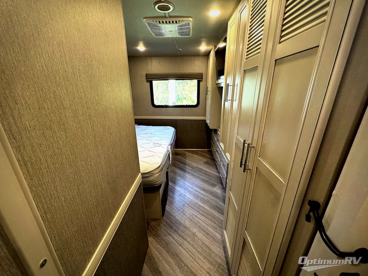 2023 Holiday Rambler Invicta 34MB Photo 16