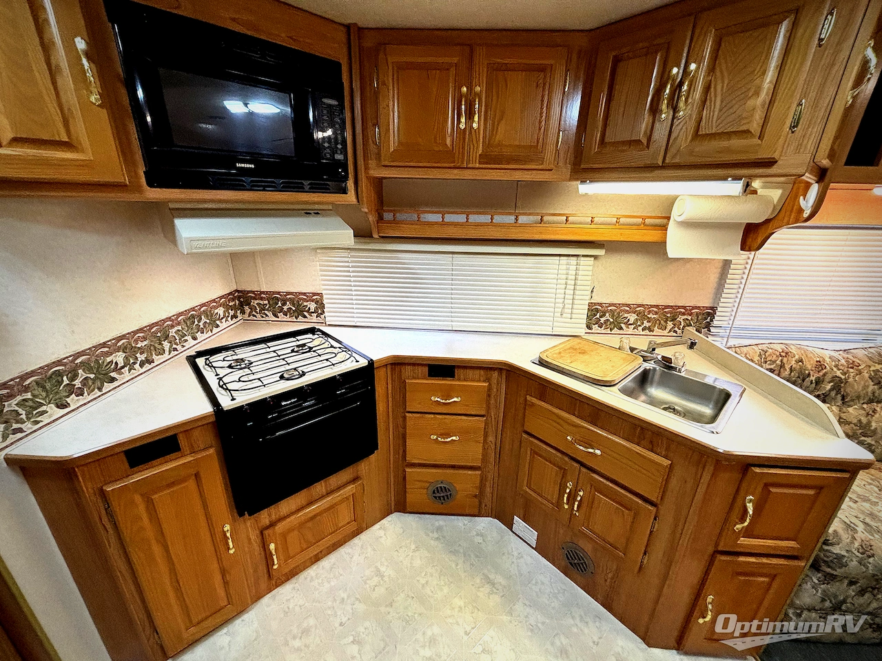 2000 Coachmen Santara 315QB Photo 6