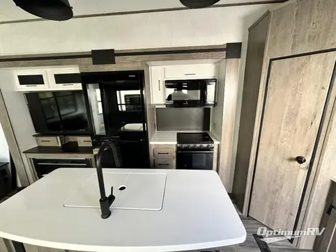 2021 Heartland Milestone 326RL RV Photo 3