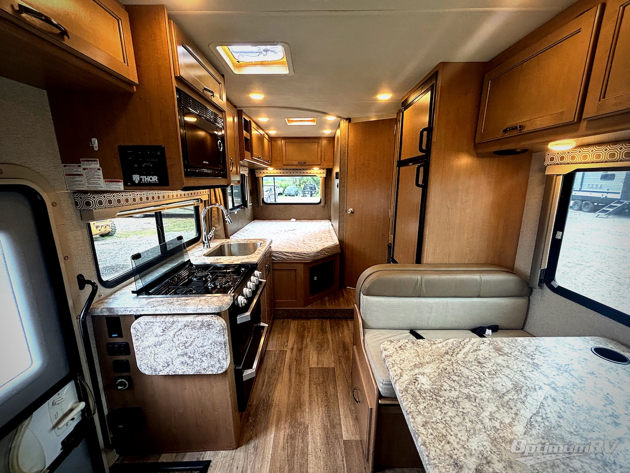 2020 Thor Four Winds 23U Photo 7