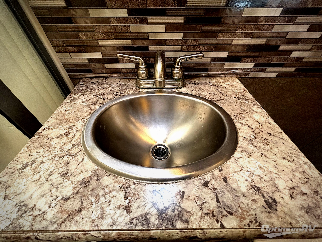 2020 Thor Four Winds 23U Photo 12
