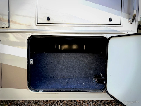 2017 Itasca Sunstar LX 35F RV Photo 4