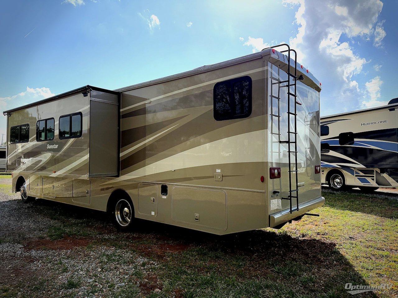 2017 Itasca Sunstar LX 35F Photo 3