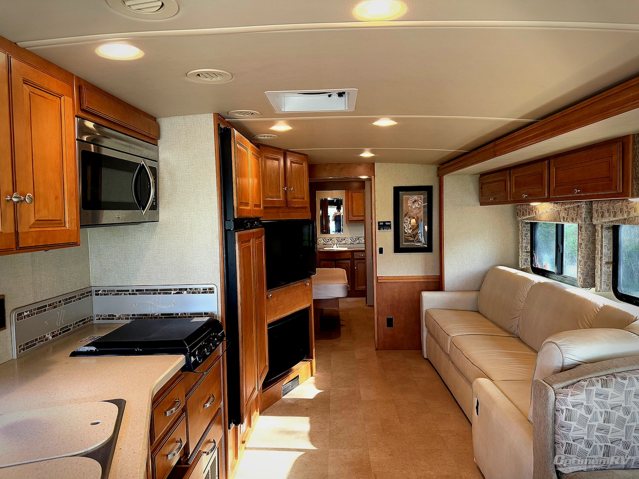 2017 Itasca Sunstar LX 35F Photo 4