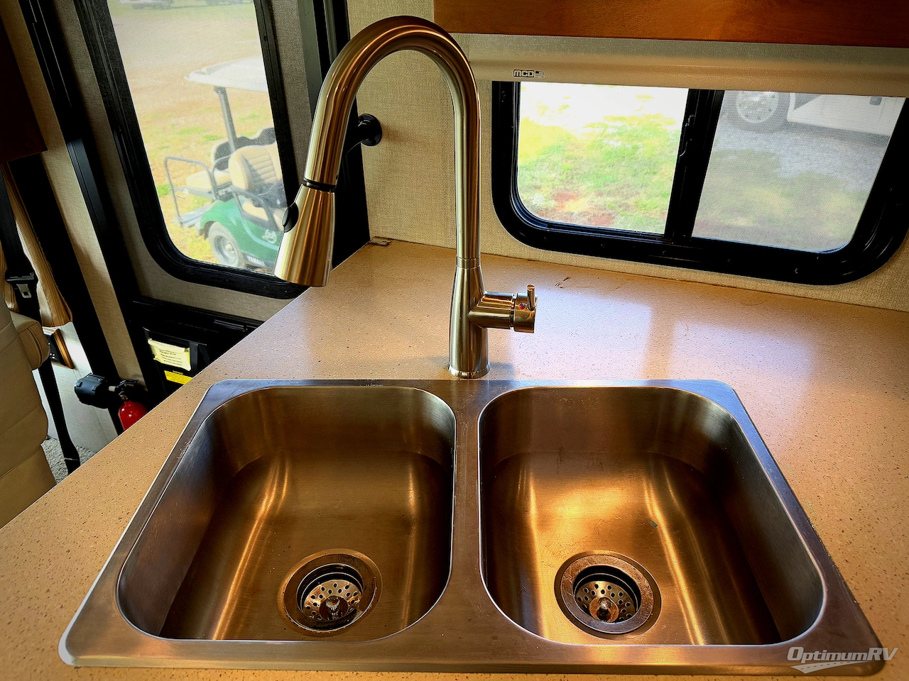 2017 Itasca Sunstar LX 35F Photo 6