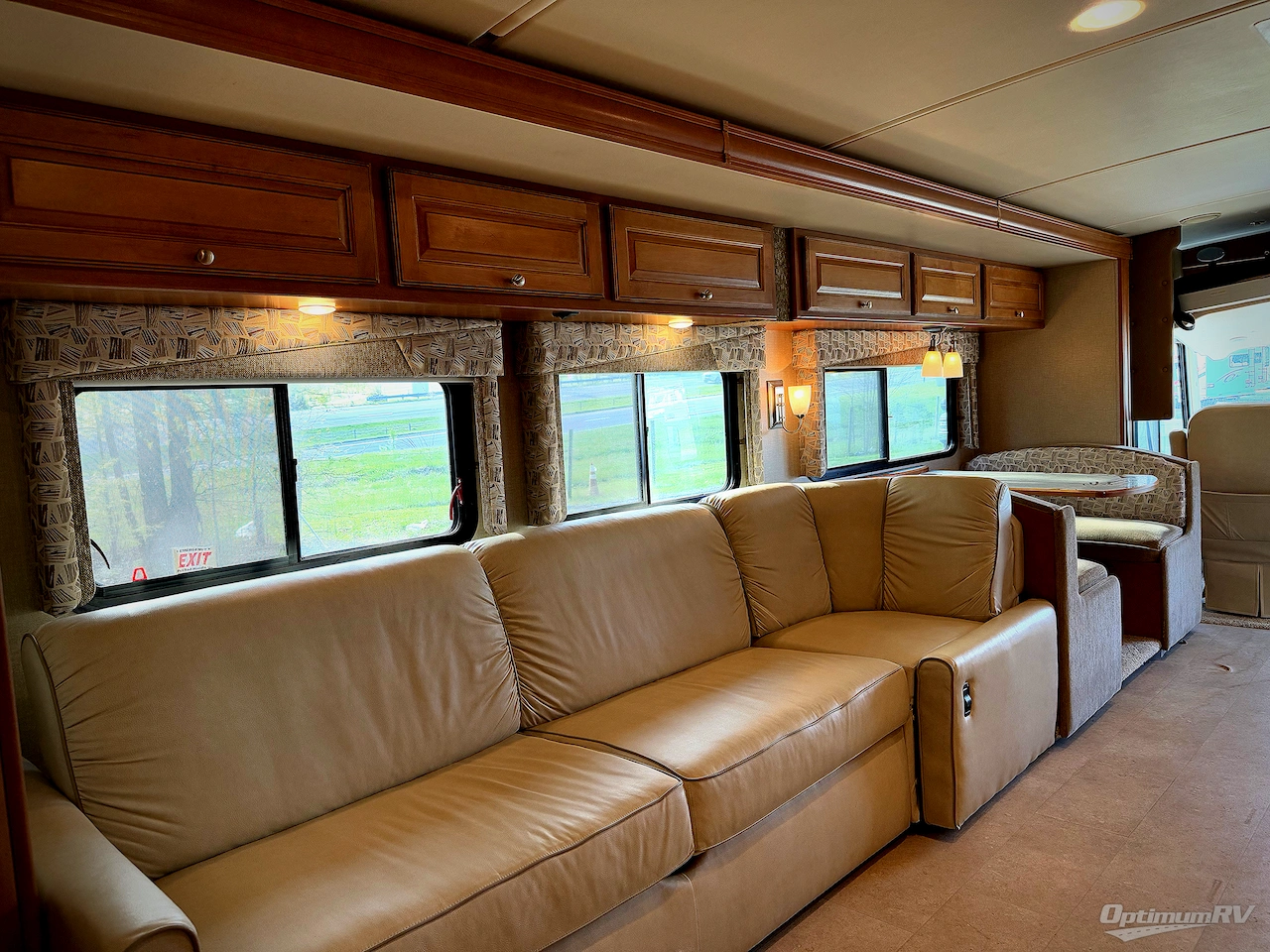 2017 Itasca Sunstar LX 35F Photo 9
