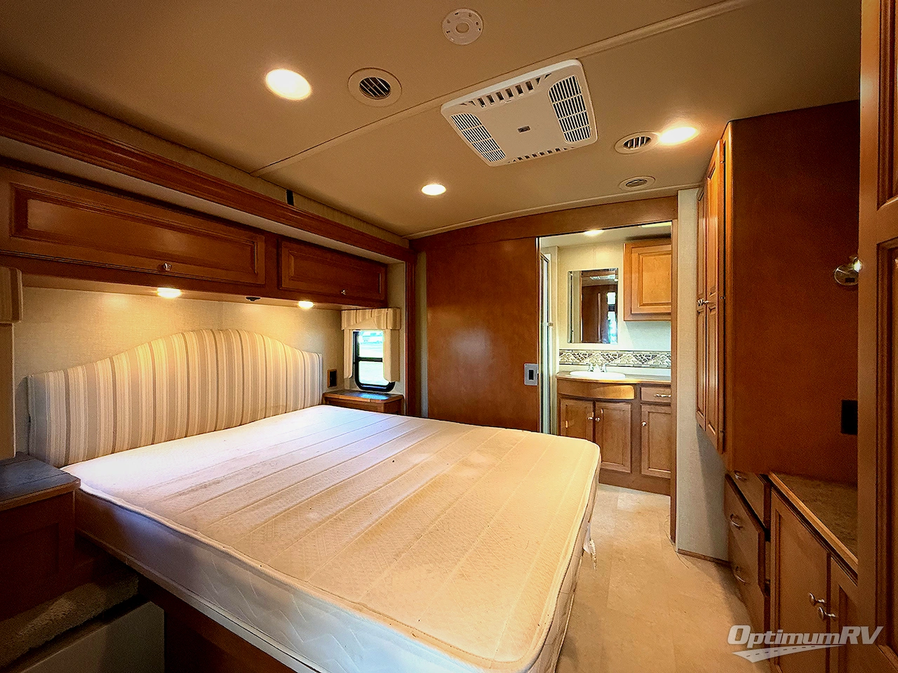 2017 Itasca Sunstar LX 35F Photo 13