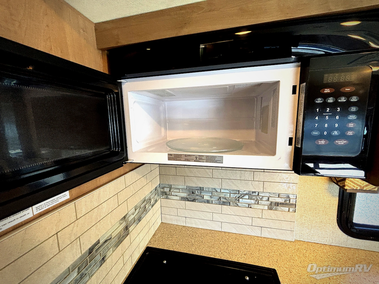 2019 Thor Hurricane 29M Photo 10