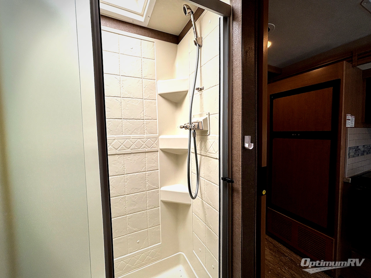 2019 Thor Hurricane 29M Photo 14