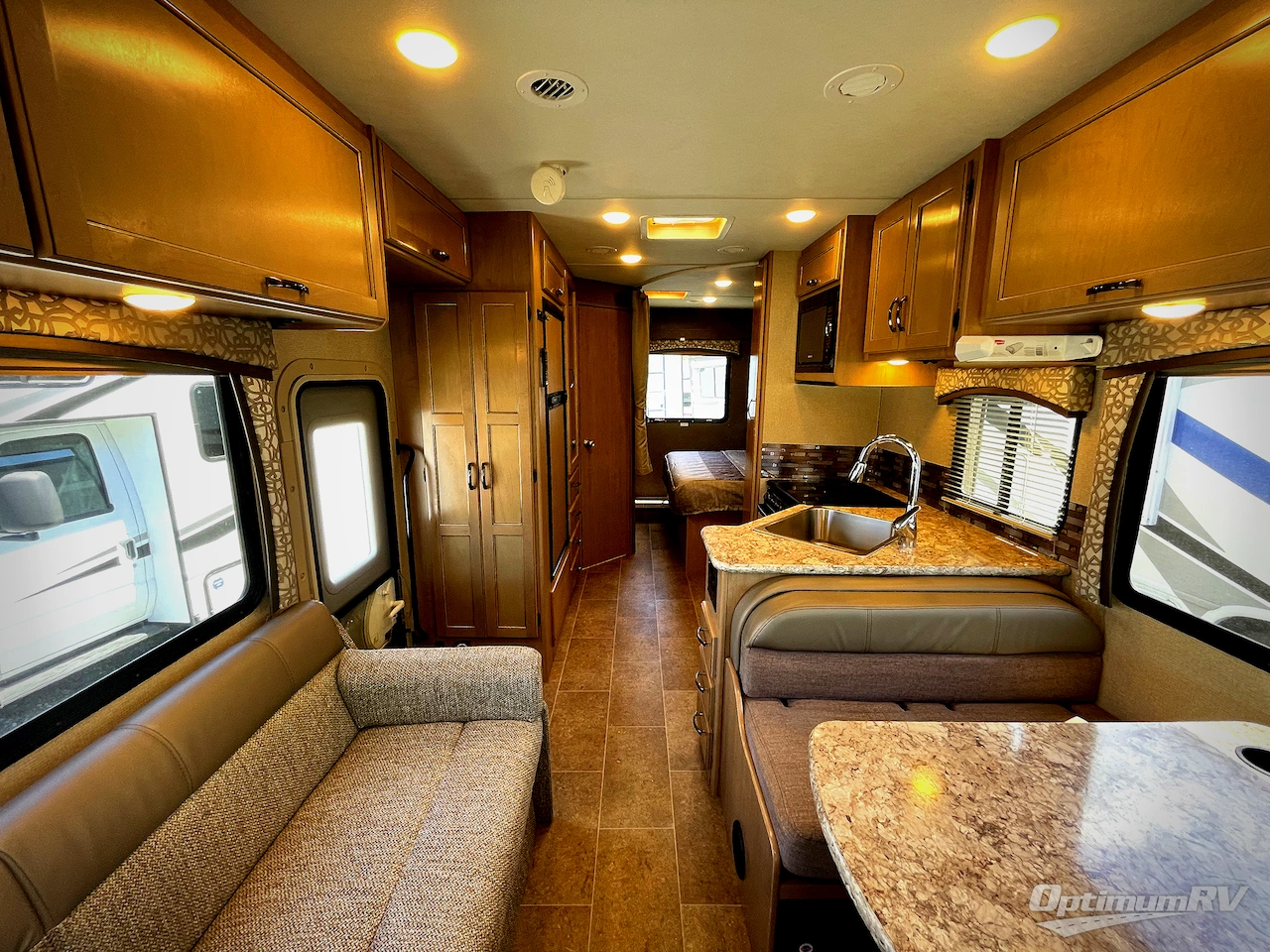 2018 Thor Chateau 26B Photo 7