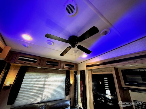 2021 Forest River Cherokee Arctic Wolf 298LB RV Photo 3